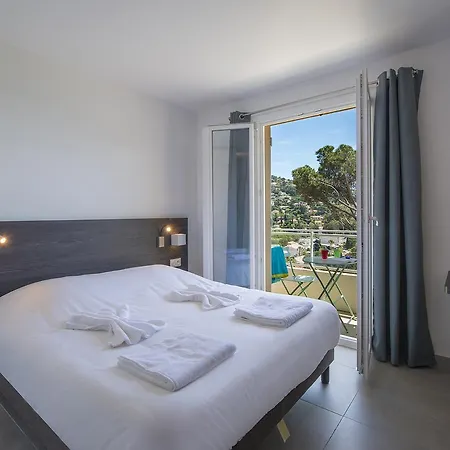 Hotel-club Du Domaine D'aiguebelle, Ussim 3*