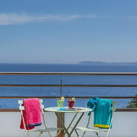 Hotel-club Du Domaine D'aiguebelle, Ussim