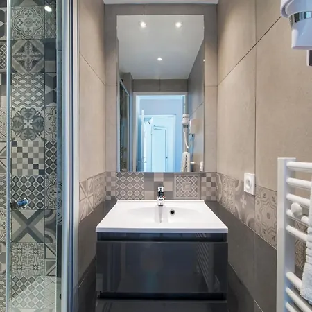 Hotel-club Du Domaine D'aiguebelle, Ussim 3* لو لا فاندو