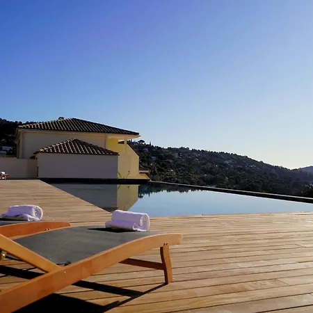 Hotel Hotel-club Du Domaine D'aiguebelle, Ussim 3*