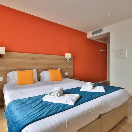 Hotel-club Du Domaine D'aiguebelle, Ussim 3*
