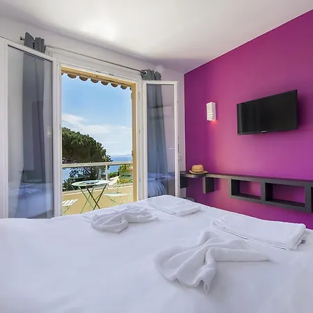 Hotel-club Du Domaine D'aiguebelle, Ussim فندق لو لا فاندو
