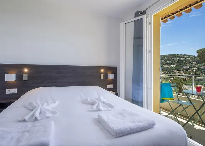 Hotel Hôtel-club Du Domaine D'aiguebelle, Ussim 3*