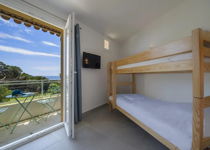 Hôtel-club Du Domaine D'aiguebelle, Ussim Hotel 3*