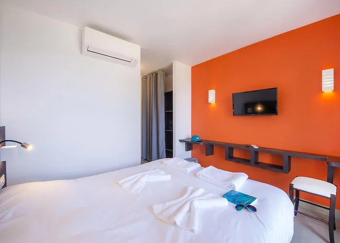 Hôtel-club Du Domaine D'aiguebelle, Ussim 3* Le Lavandou